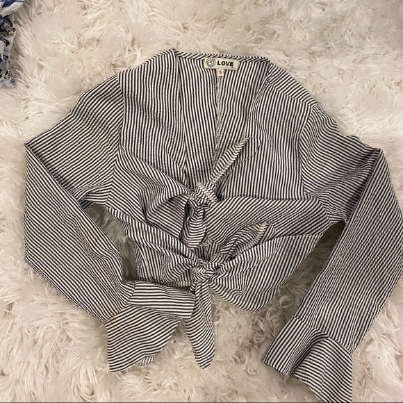 LF striped double tie front top - Picture 4 of 4